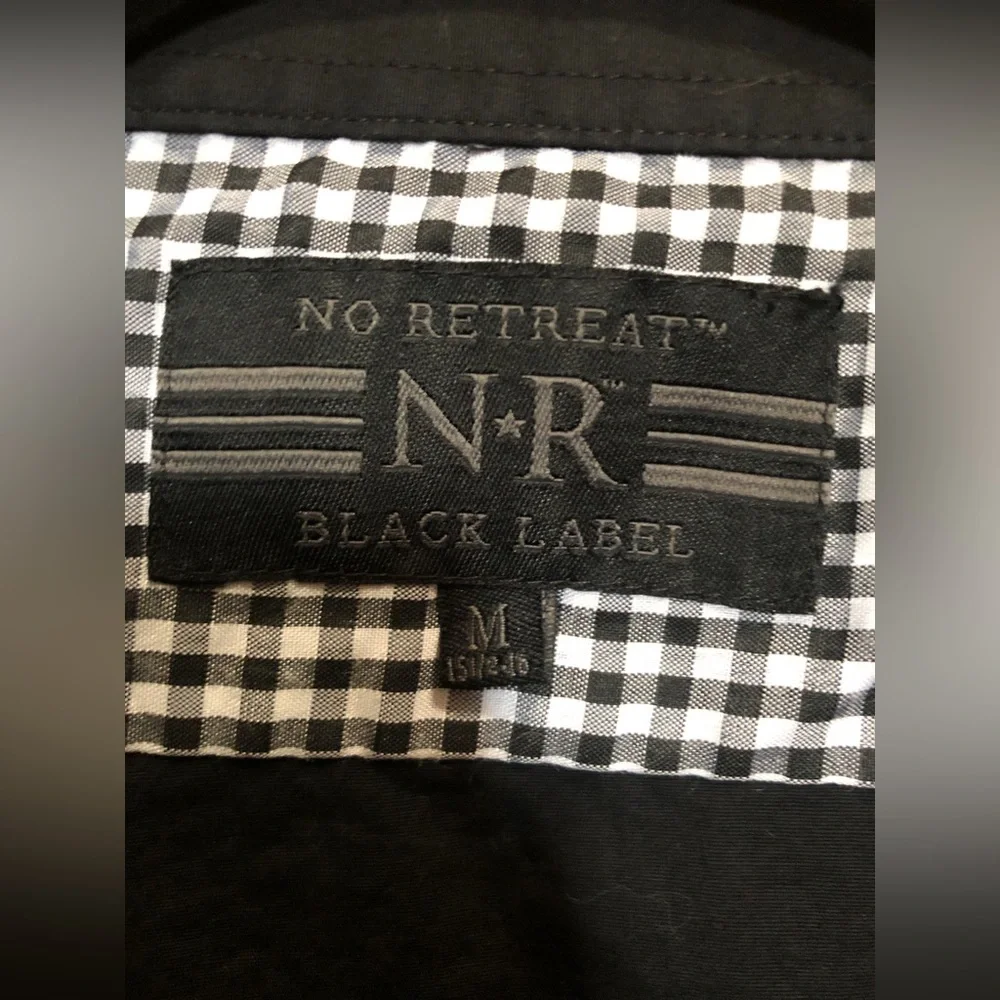 💫Sold💫No Retreat black label dress shirt, size Mens M - Picture 2 of 4